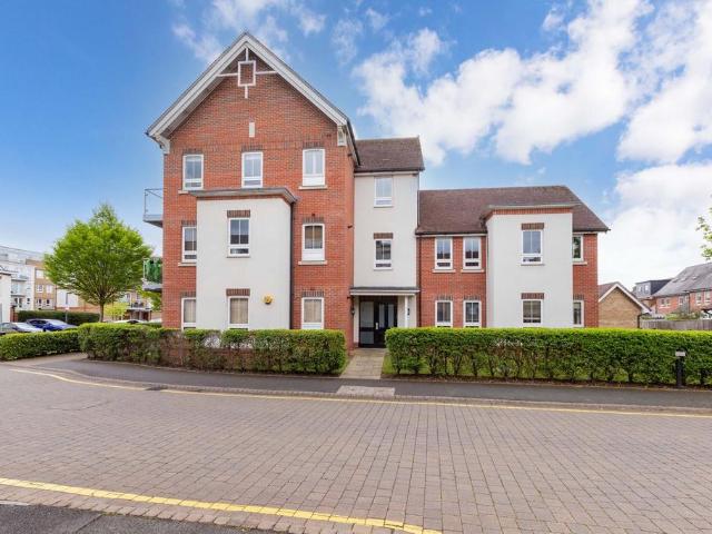 Flat for sale in Maidenhead