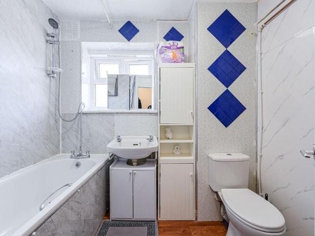 Flat for sale in Shooters Hill, Isle Of Man