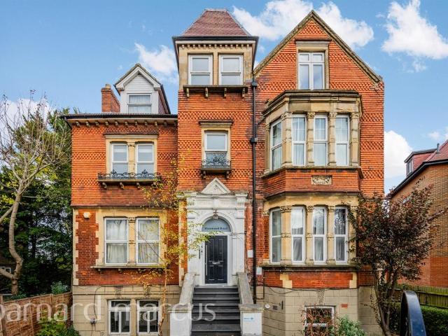 Flat for sale in London Borough of Croydon, Greater London