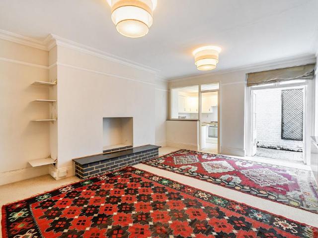 Flat for sale in South Kensington, Greater London