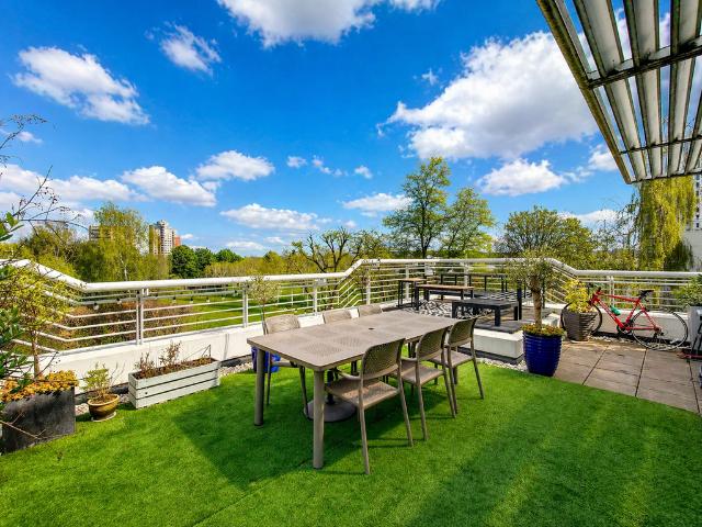 Flat for sale in Silvertown, Greater London