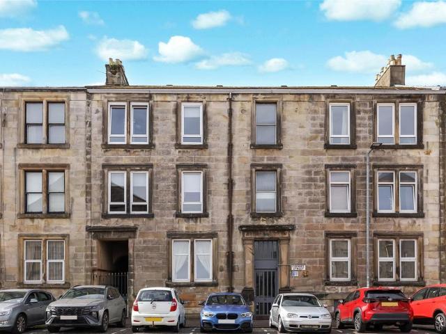 Flat for sale in Greenock, Scotland