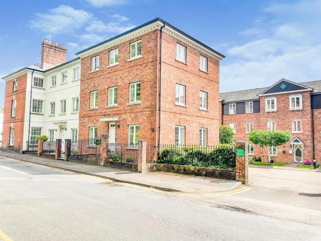 Flat for sale in Abergavenny
