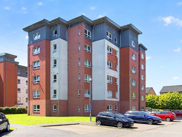 Flat for sale in Dennistoun, Scotland