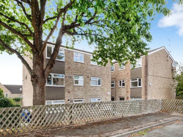 Flat for sale in Kings Sutton, Northamptonshire