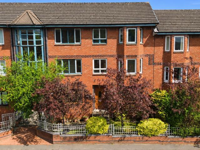 Flat for sale in North Woodside, Scotland