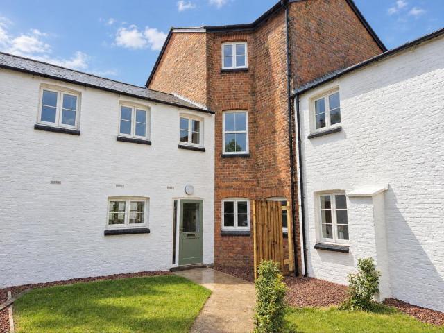 Flat for sale in Whitehill, Weobley