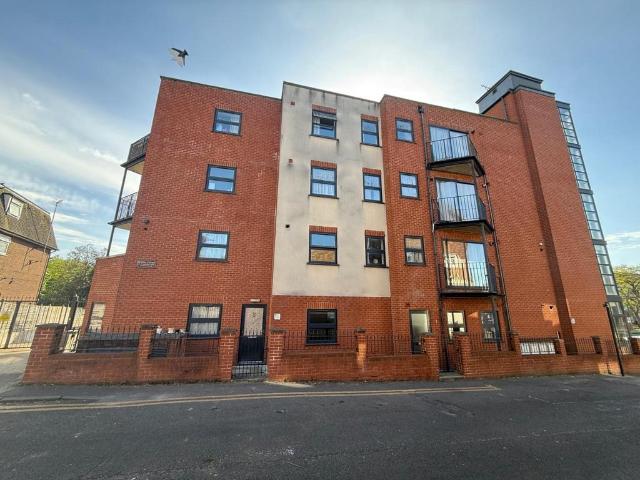 Flat for sale in South Harrow, Greater London