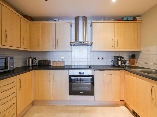 Flat for sale in Ratcliffe, Limehouse