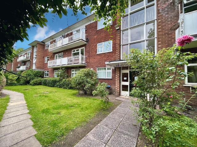 Flat for sale in Georgia, Greater Manchester