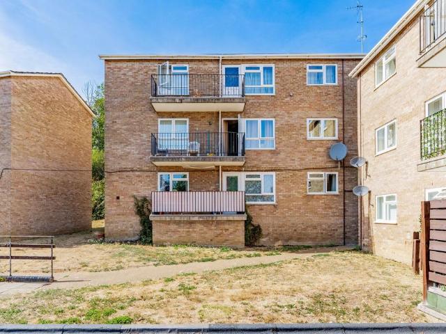 Flat for sale in Lakenham, East Bank