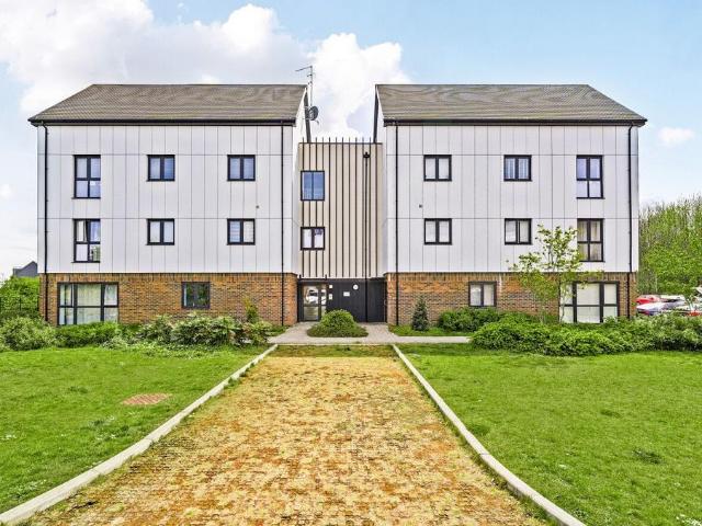 Flat for sale in Bourne Vale, Kent