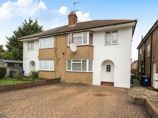 Flat for sale in Duck Island, Greater London