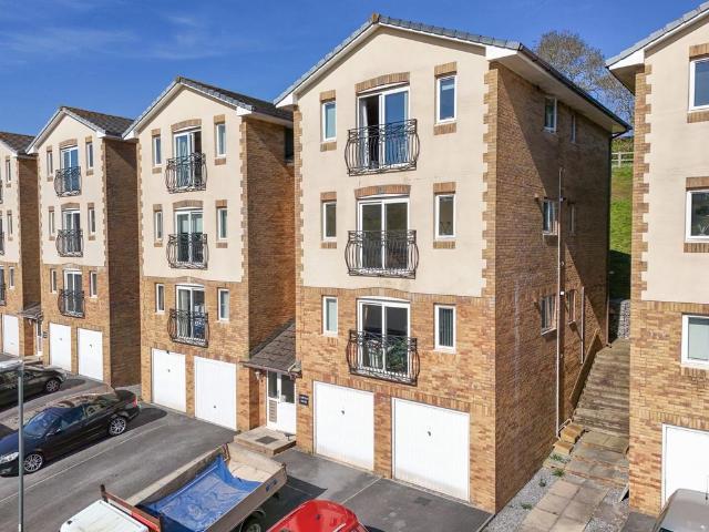 Flat for sale in Foxhole, Livermead