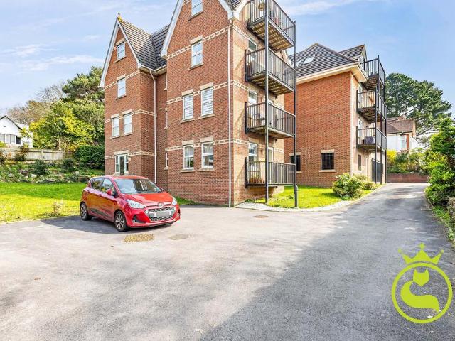 Flat for sale in Poole