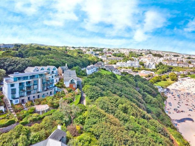 Flat for sale in Penbeagle, Cornwall