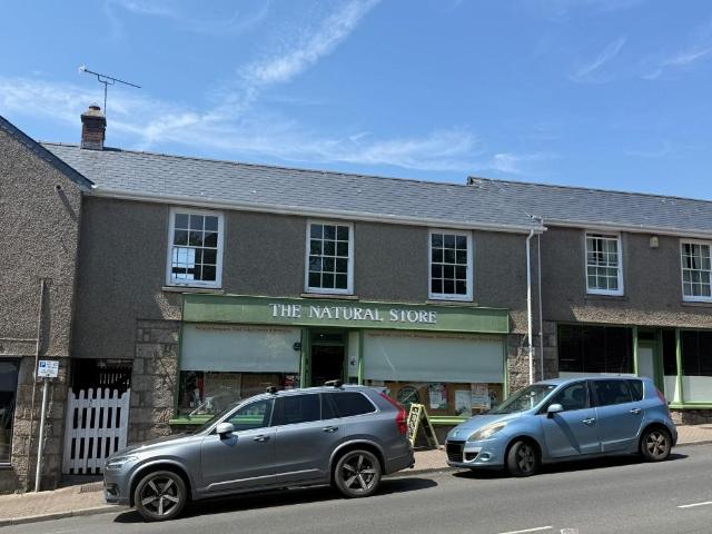 Flat for sale in Helston, Cornwall