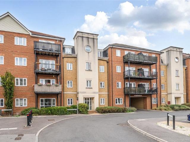 Flat for sale in Blackhills, Surrey
