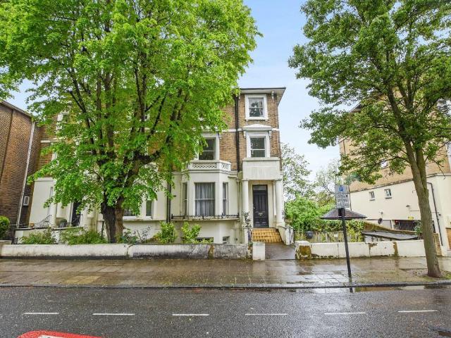 Flat for sale in St. John's Wood, Greater London