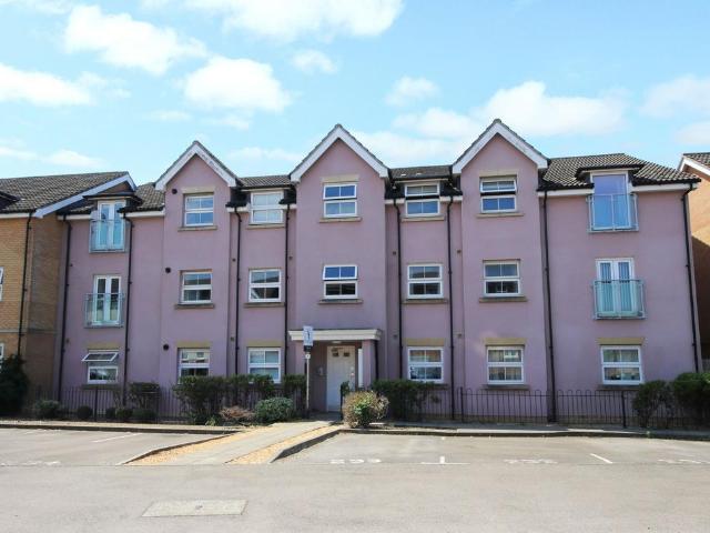 Flat for sale in Hedge End, Helford