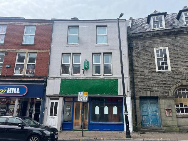 Flat for sale in Cimla, Neath