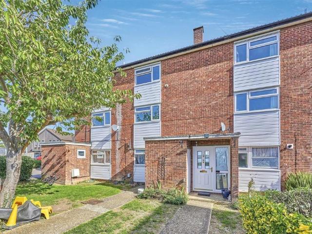 Flat for sale in Kings Hill, Colliers End