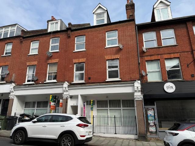 Flat for sale in London Borough of Lambeth, Greater London