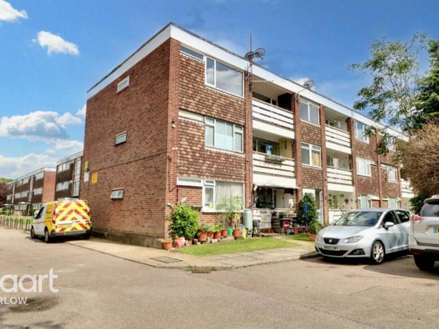 Flat for sale in Latton Bush, Harlow