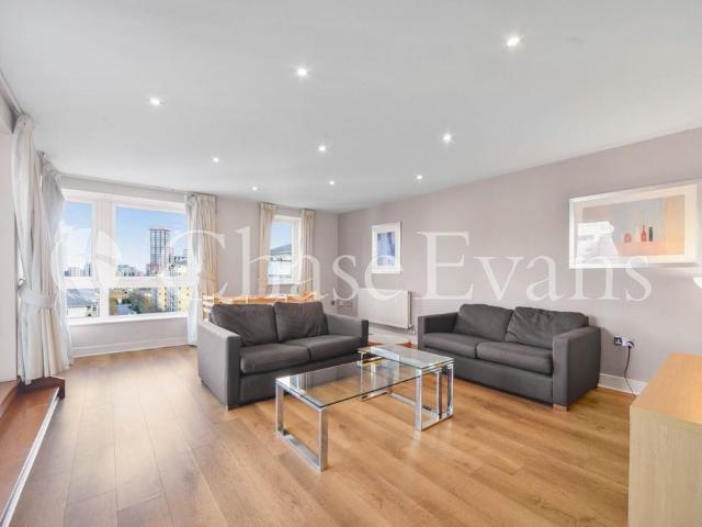 Flat for sale in Virginia Quay, Blackwall