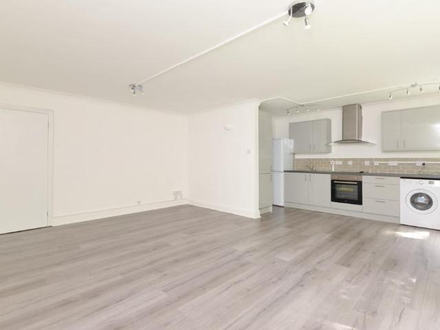 Flat for sale in Longport, The Bridge
