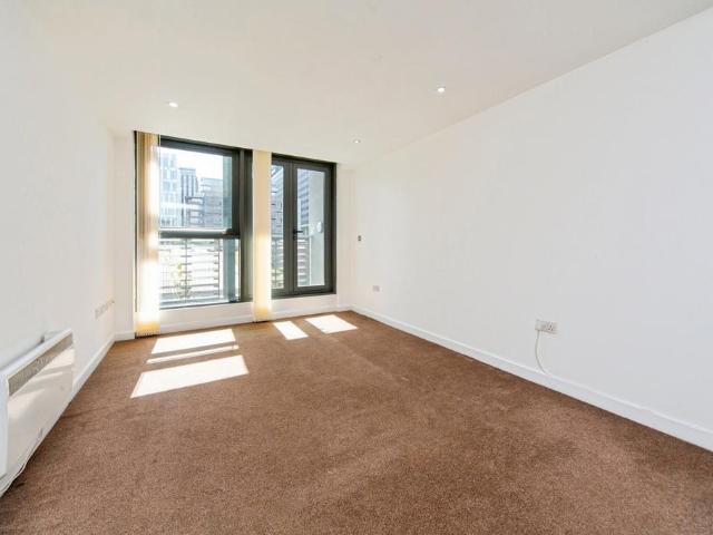 Flat for sale in Calderstones