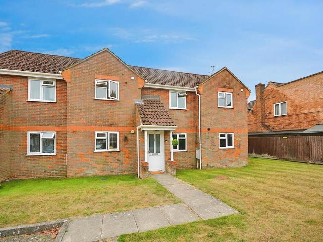 Flat for sale in Latimer, Buckinghamshire