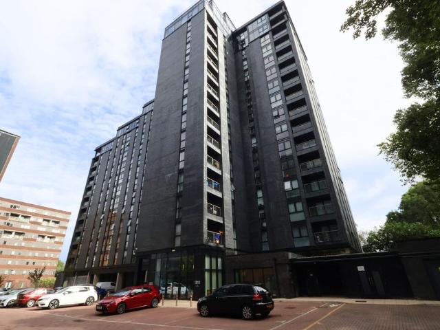 Flat for sale in Old Trafford, Trafford