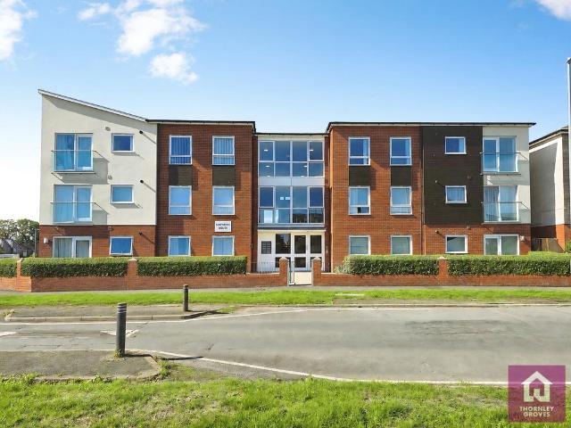Flat for sale in Blacon, Chester