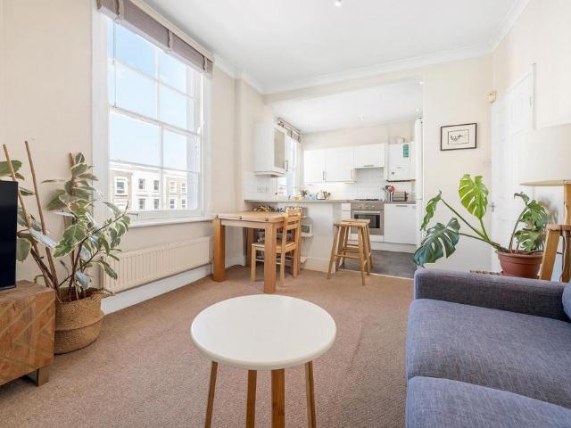 Flat for sale in Loughborough Junction, Greater London