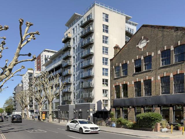 Flat for sale in Hoxton, De Beauvoir Town