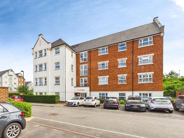 Flat for sale in Wickhurst Green, Horsham