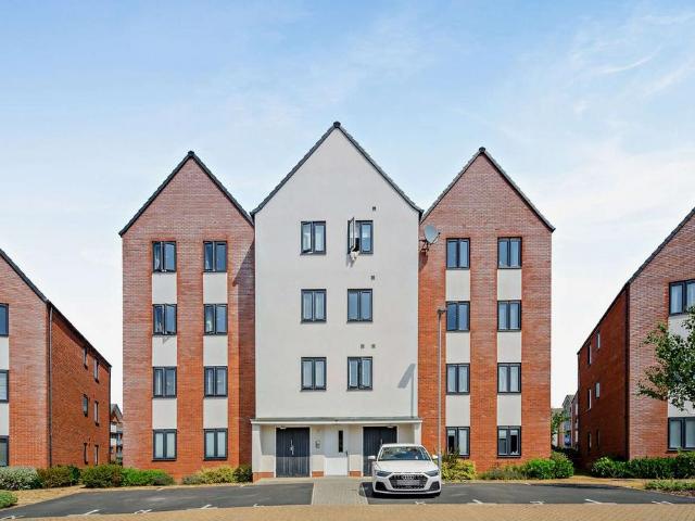 Flat for sale in Old Wolverton, Milton Keynes