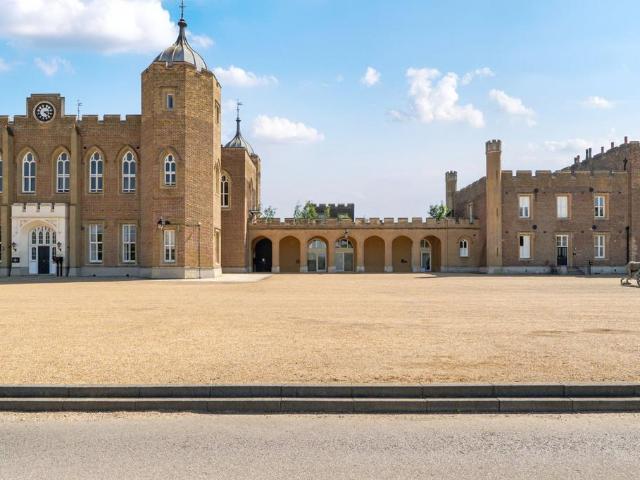 House for sale in Shooters Hill, Greater London