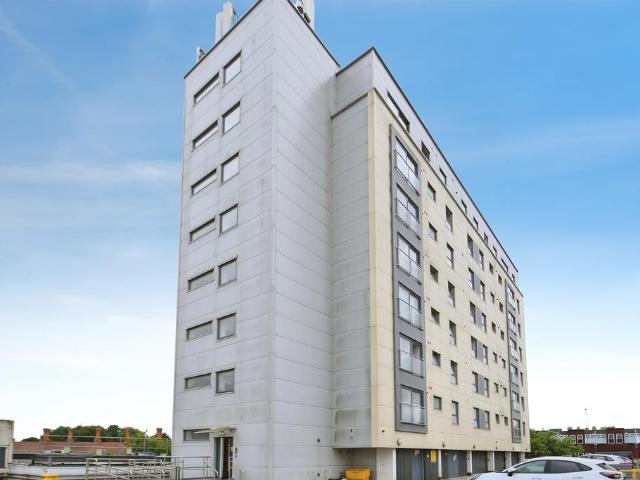 Flat for sale in Eastgate, Peterborough