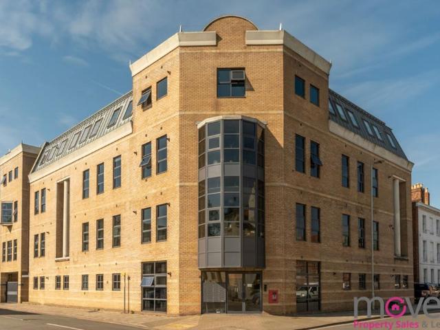 Flat for sale in Kings Barton, Gloucester
