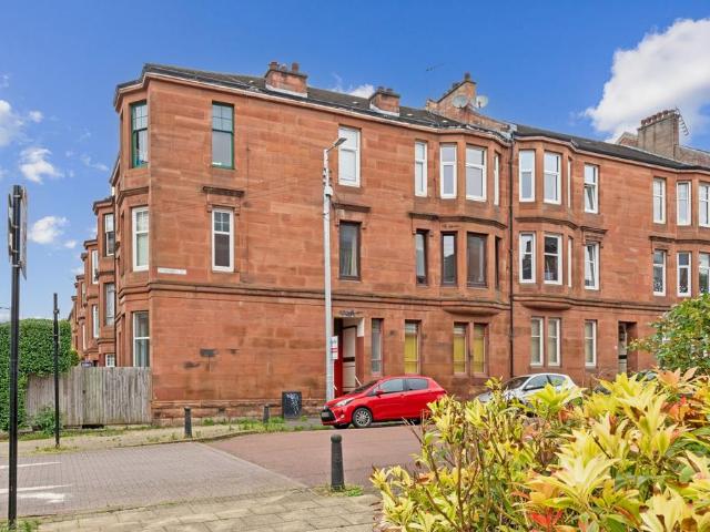 Flat for sale in Dowanhill, Scotland