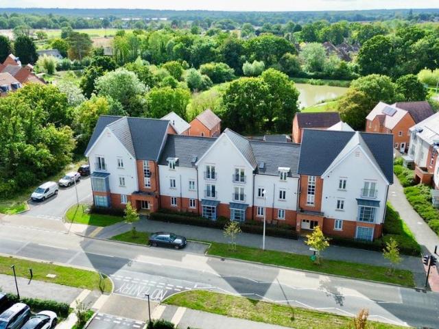 Flat for sale in Wokingham, Isle Of Man