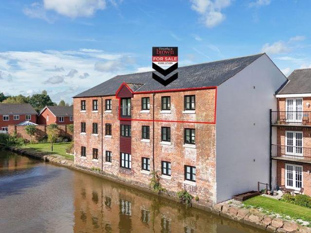 Flat for sale in Hightown, Congleton