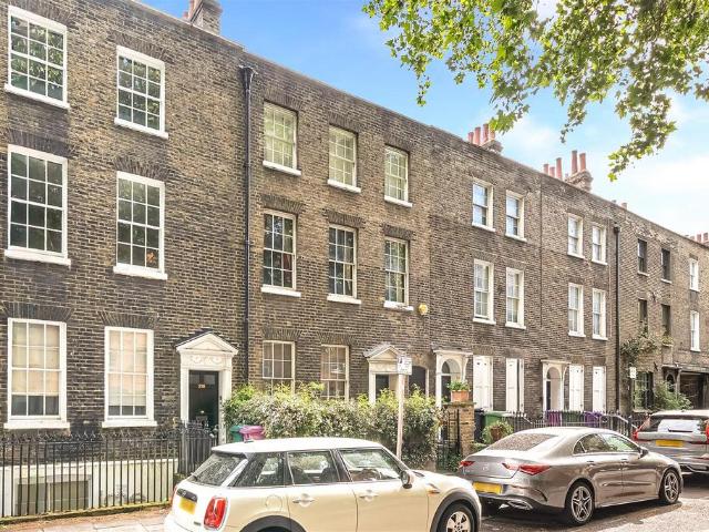 Flat for sale in St. George in the East, Wapping