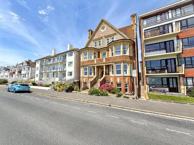 Flat for sale in Central, Heathlands