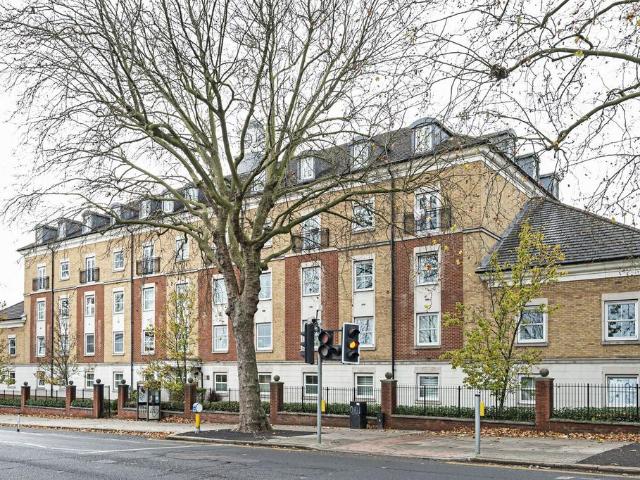 Flat for sale in London Borough of Barnet, Greater London