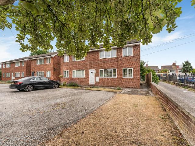 Flat for sale in Great Crosby