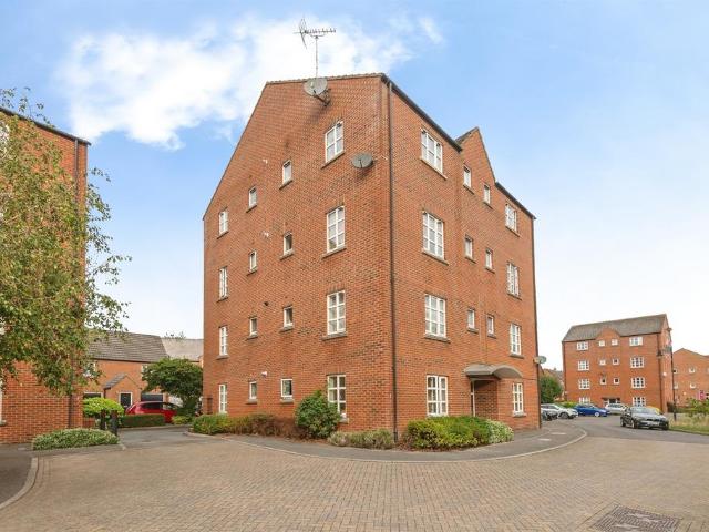 Flat for sale in Obridge, Taunton
