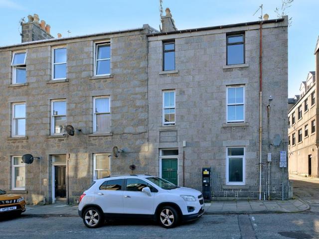 Flat for sale in Ballindoch, Scotland